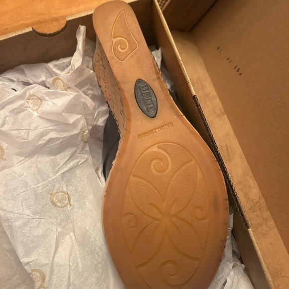 Born Sandals! - Picture 3 of 5